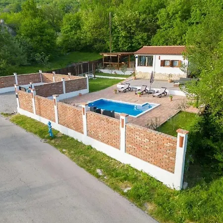 Family Friendly House With A Swimming Pool Smrika, - 24407 펜션 *