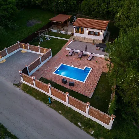 Family Friendly House With A Swimming Pool Smrika, - 24407 펜션 클랄제비카